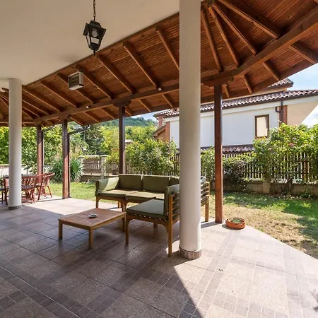 Villa Adora *