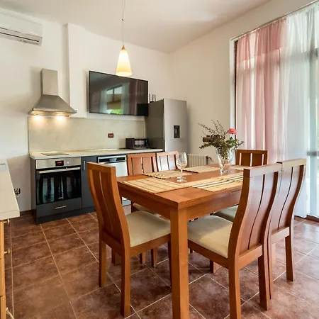 Villa Adora *